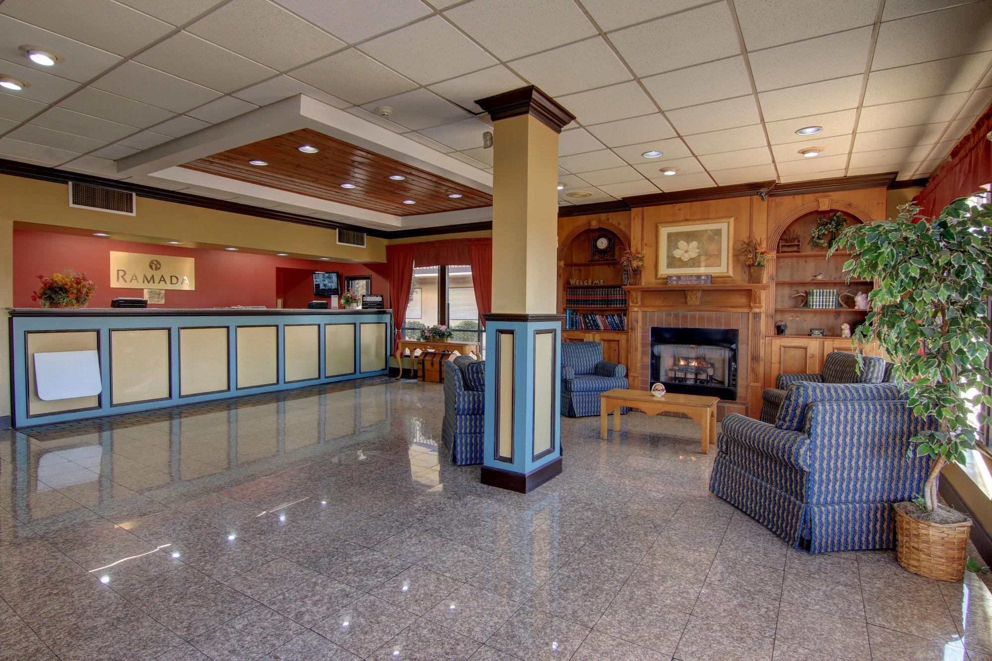 Ramada By Wyndham Macon Hotell Eksteriør bilde